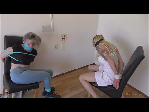 ❤️ Kev quav yeeb quav tshuaj / khi thiab gagged / damsel nyob rau hauv kev nyuaj siab Fucking video  ntawm hmn.porn-evooli.ru%  ❌ Ib